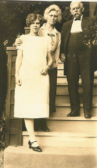 Dorothy, Dodie, Frank Van Meter c. 1924